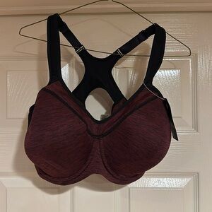 NWT Syrokan bra.  SIZE 42DD.